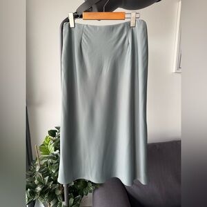 Uniqlo Women's Midi Skirt in Sage